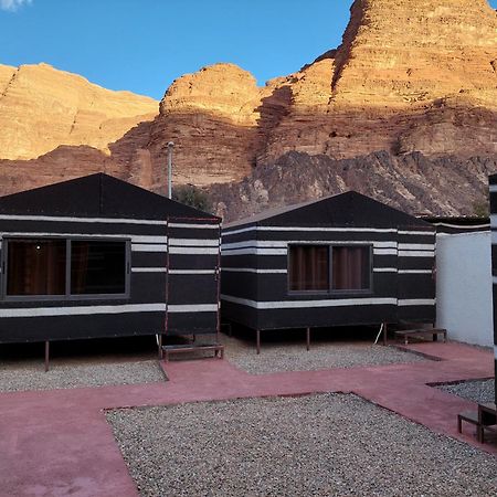 Wadi Rum Oryx Hostel & Tours Стая снимка