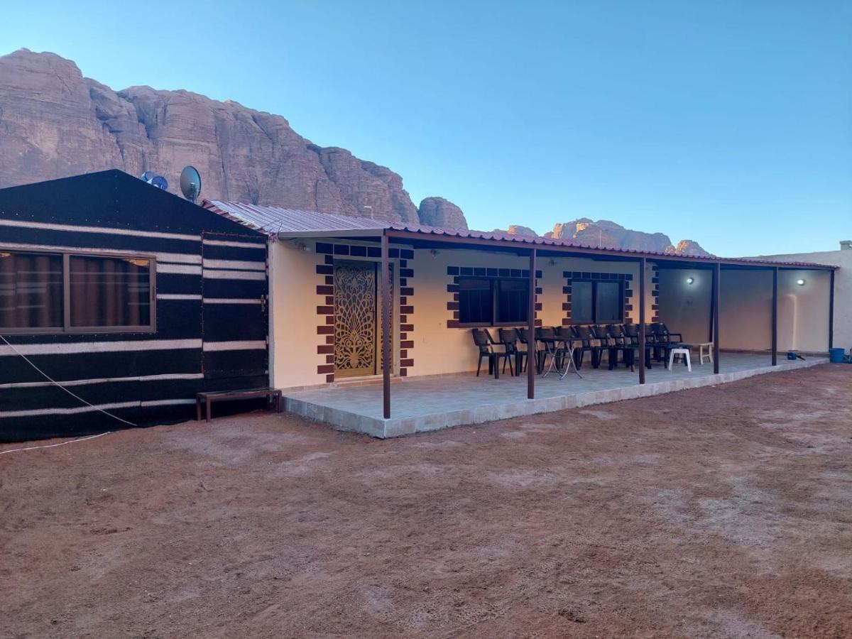 Wadi Rum Oryx Hostel & Tours Екстериор снимка