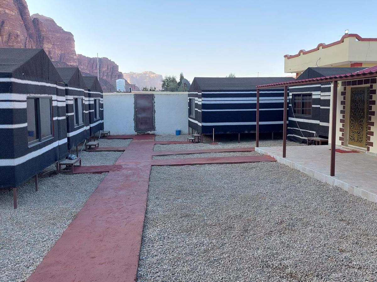Wadi Rum Oryx Hostel & Tours Екстериор снимка