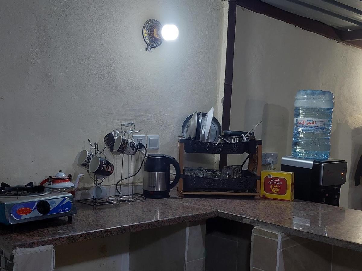Wadi Rum Oryx Hostel & Tours Екстериор снимка