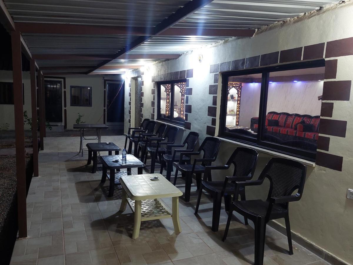 Wadi Rum Oryx Hostel & Tours Екстериор снимка