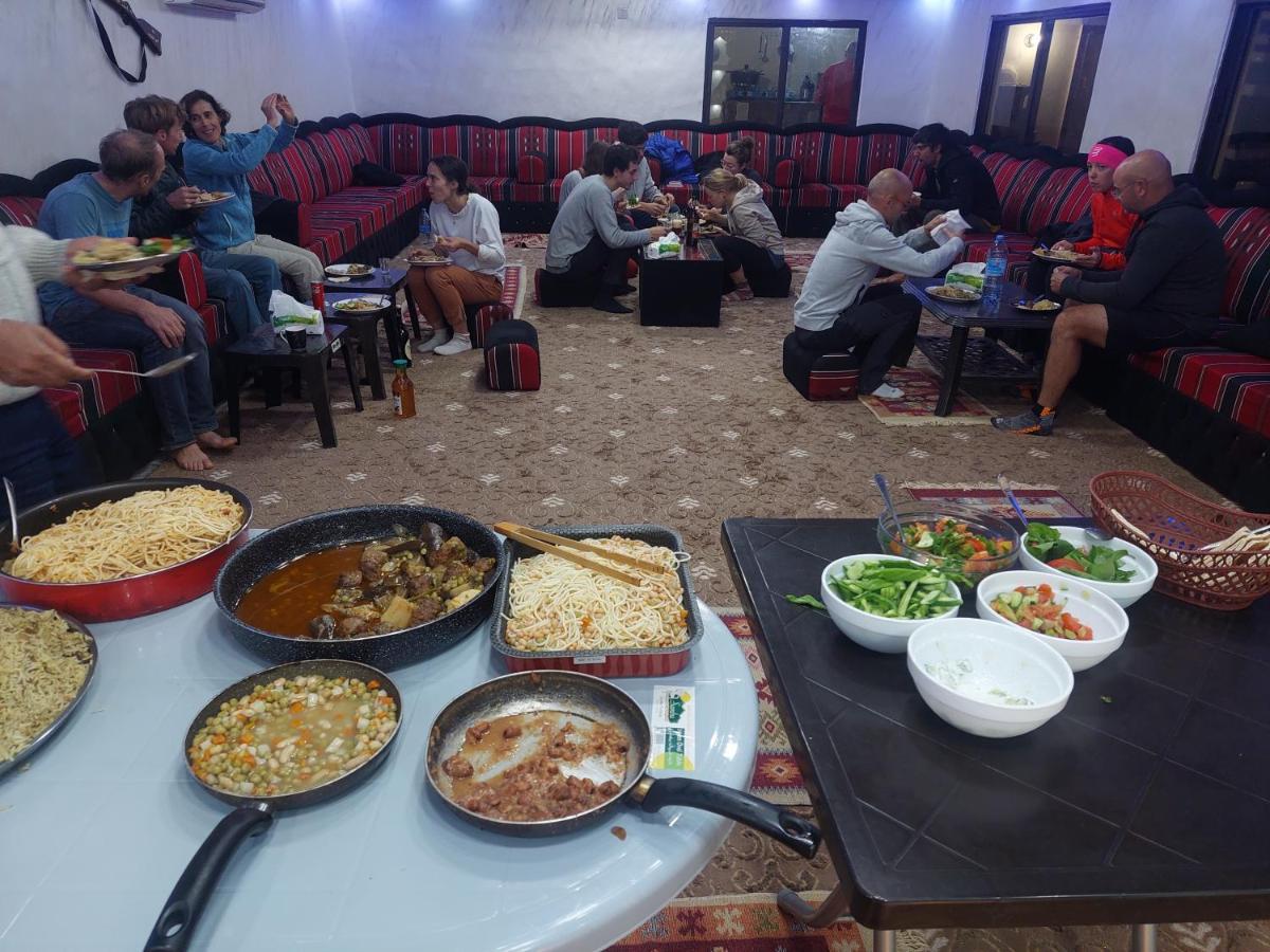 Wadi Rum Oryx Hostel & Tours Екстериор снимка