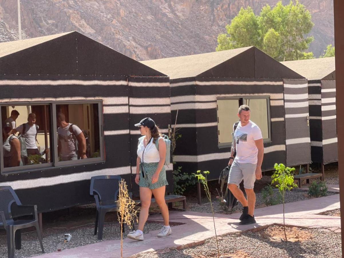 Wadi Rum Oryx Hostel & Tours Екстериор снимка