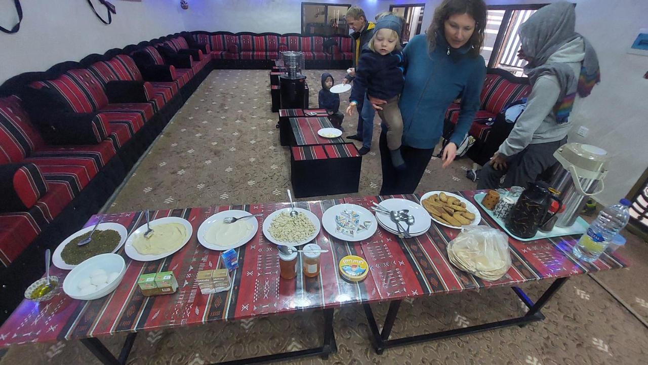 Wadi Rum Oryx Hostel & Tours Екстериор снимка