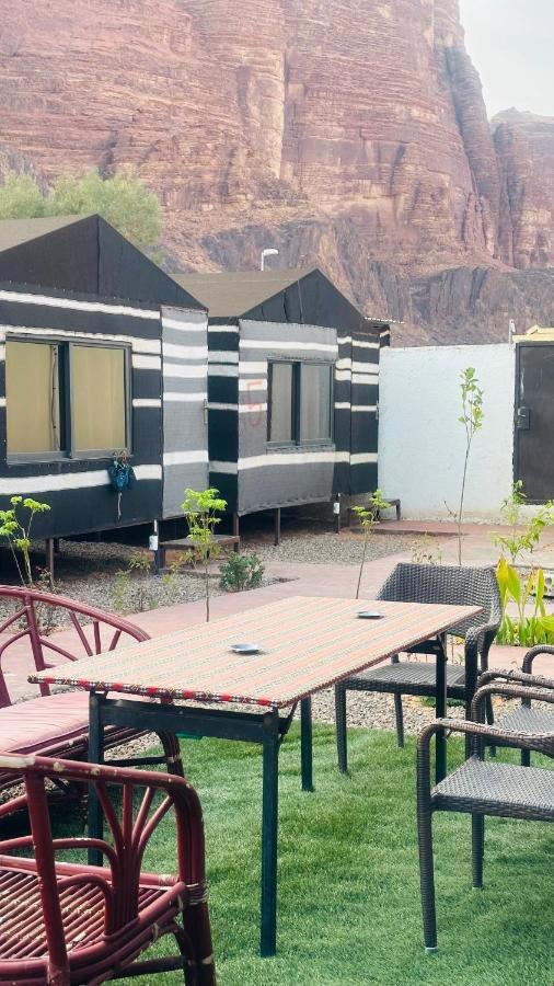 Wadi Rum Oryx Hostel & Tours Екстериор снимка