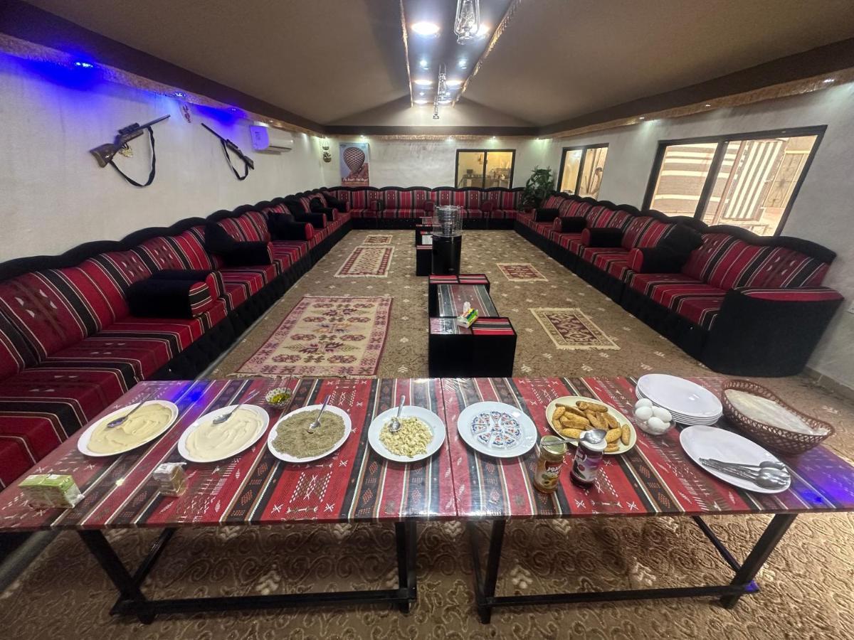 Wadi Rum Oryx Hostel & Tours Екстериор снимка