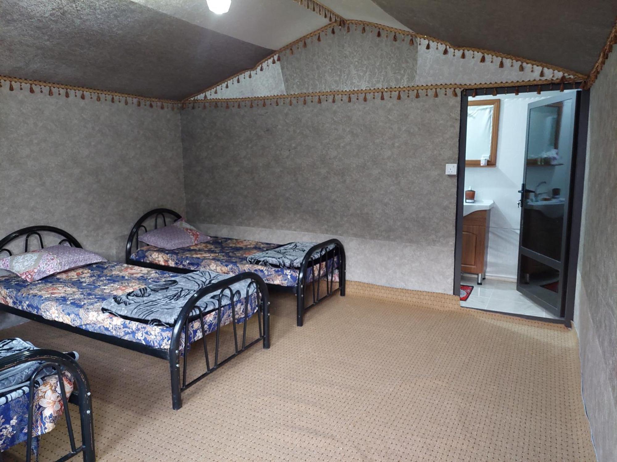 Wadi Rum Oryx Hostel & Tours Стая снимка
