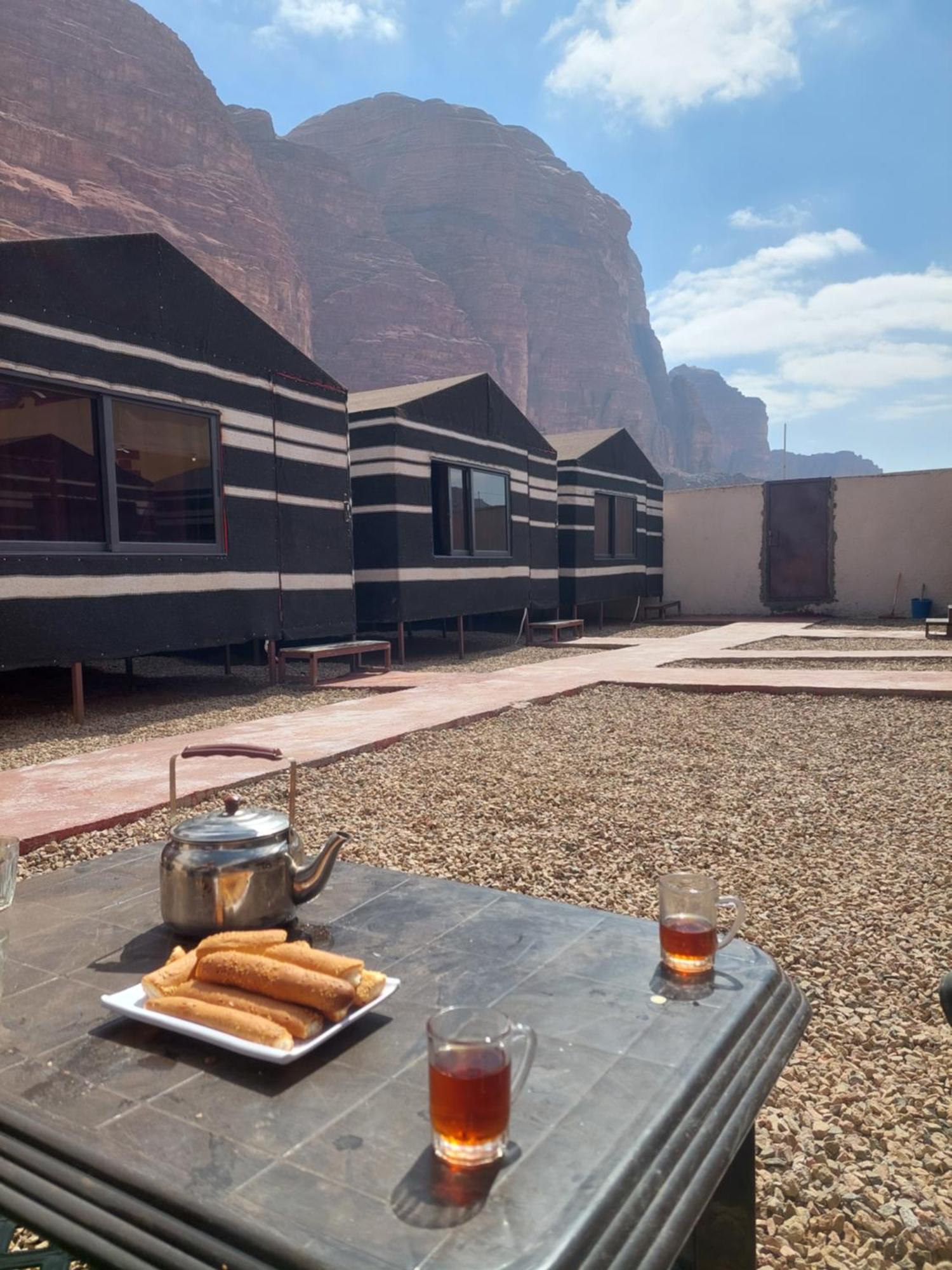 Wadi Rum Oryx Hostel & Tours Стая снимка