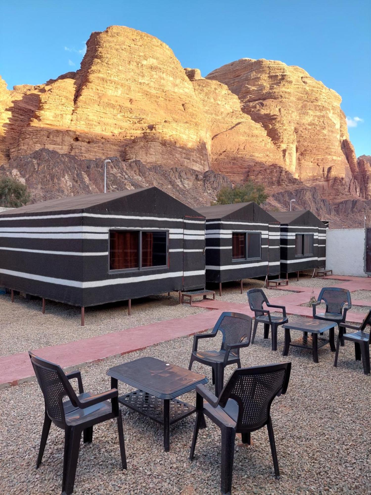 Wadi Rum Oryx Hostel & Tours Стая снимка